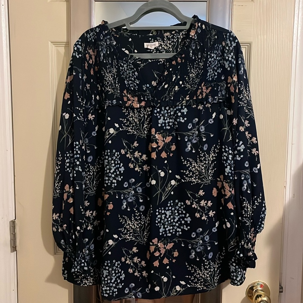WESTPORT NAVY BLUE FLORAL TOP 1X